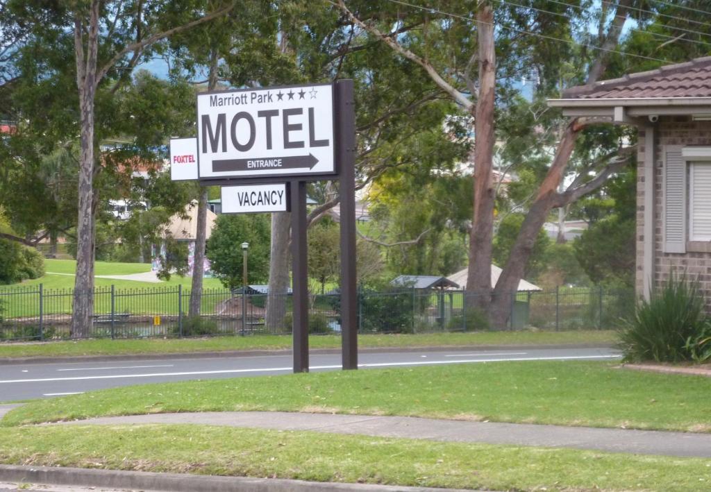 Marriott Park Motel Нора Экстерьер фото